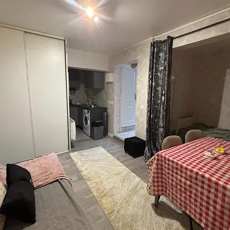 公寓 Garden With 3 Beds And A Sofa Bed Near Paris