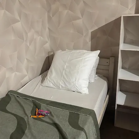 公寓 Garden With 3 Beds And A Sofa Bed Near Paris *