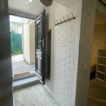 Garden With 3 Beds And A Sofa Bed Near Paris * 舒瓦西勒鲁瓦
