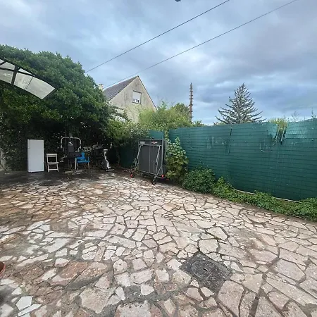 公寓 Garden With 3 Beds And A Sofa Bed Near Paris 舒瓦西勒鲁瓦